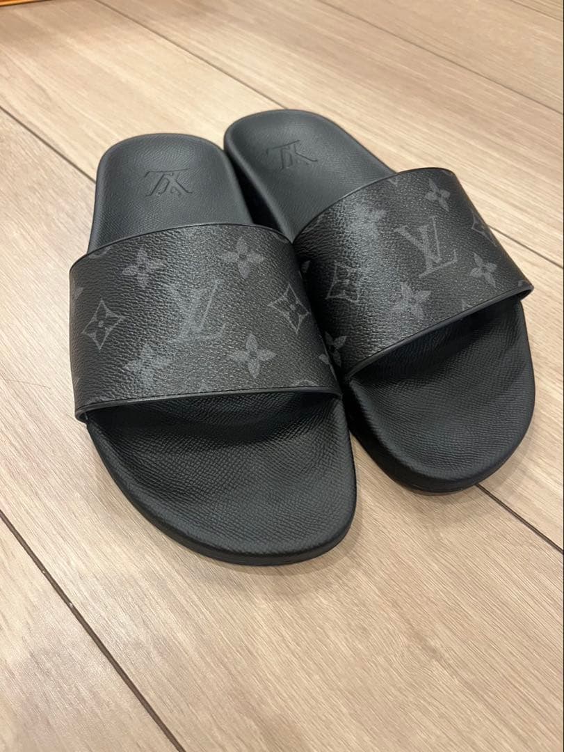 Louis Vuitton ロゴ入り ブラックサンダル