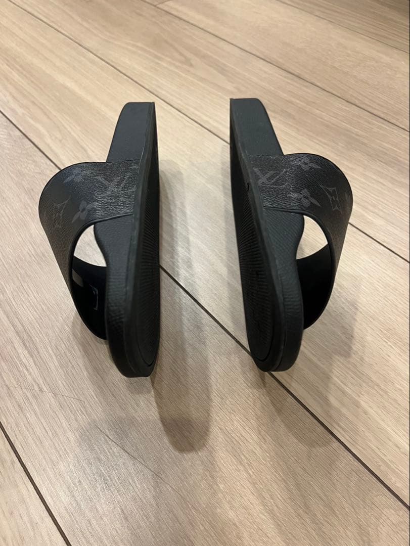 Louis Vuitton ロゴ入り ブラックサンダル