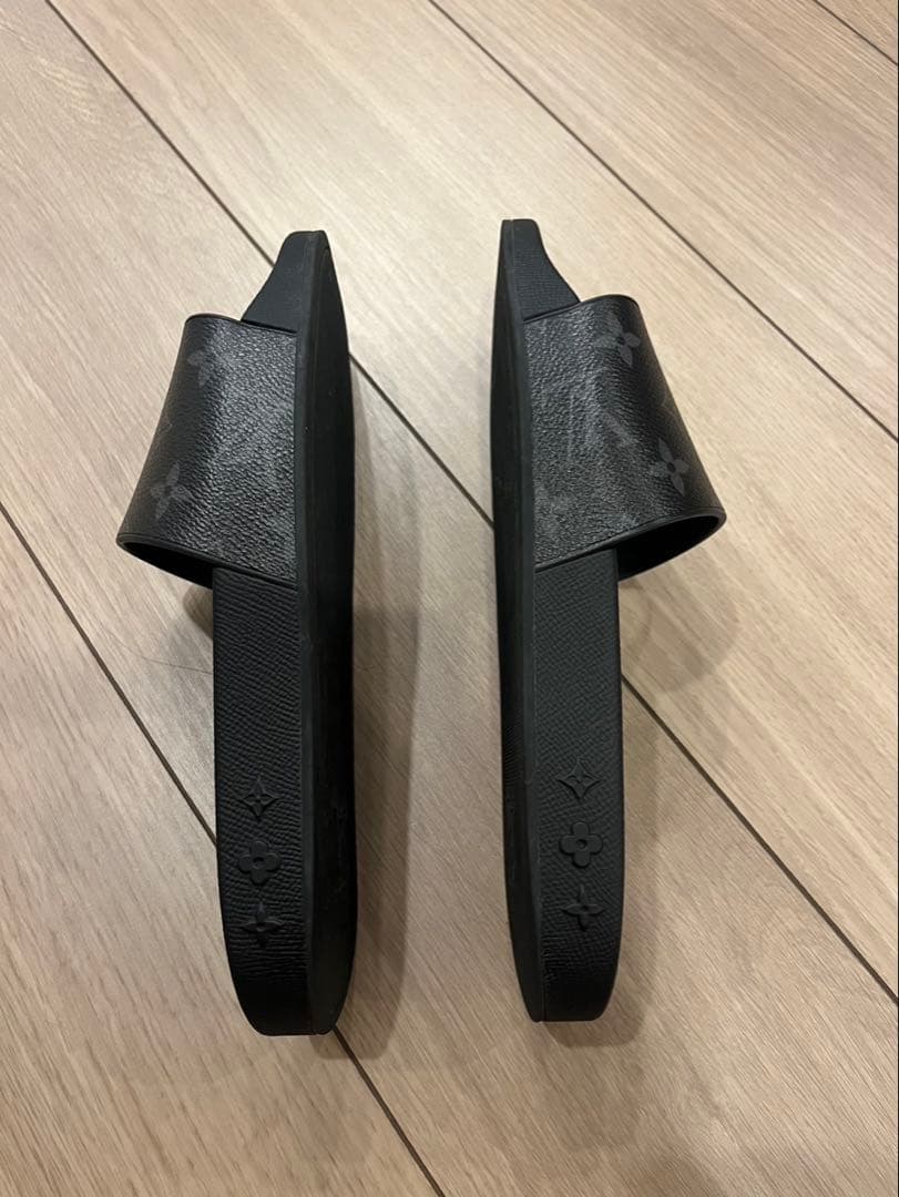 Louis Vuitton ロゴ入り ブラックサンダル