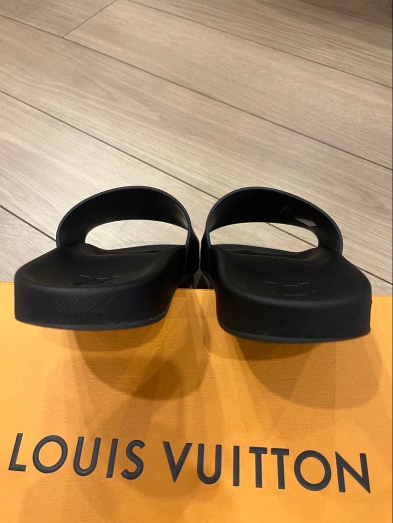 Louis Vuitton ロゴ入り ブラックサンダル