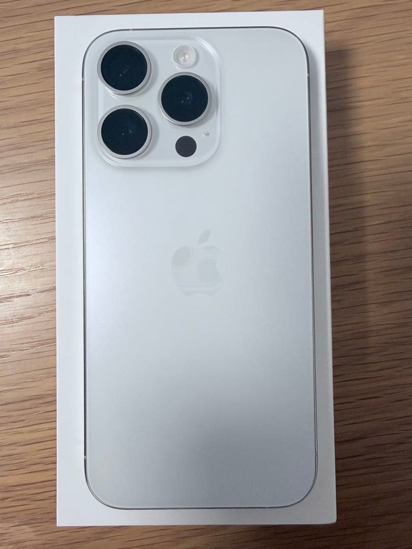 Apple iPhone15pro 256GB ホワイトチタニウム 本体