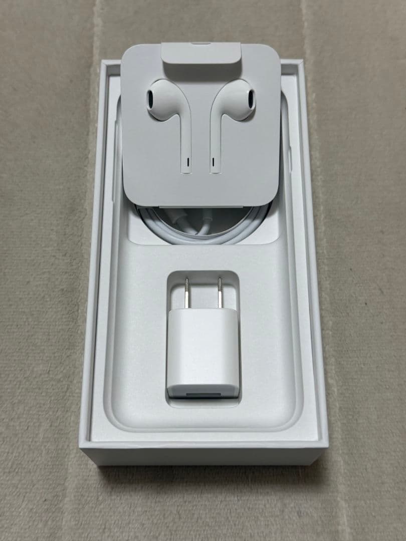 新品未使用 iPhone7 32GB SIMフリー