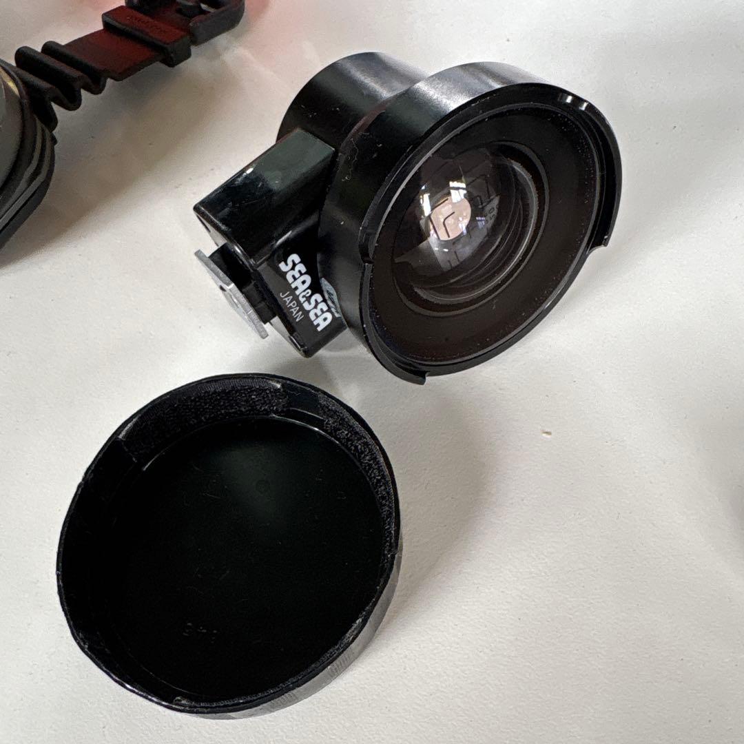 ジャンク品　Nikon NIKONOS-V 水中カメラとストロボ　付属品まとめ