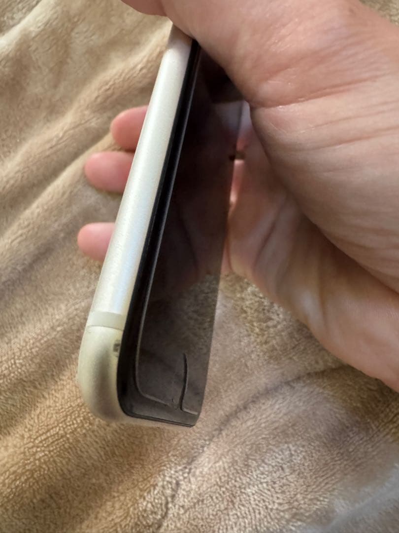 iPhone SE (第3世代) 256GBスターライト 本体　付属品付き