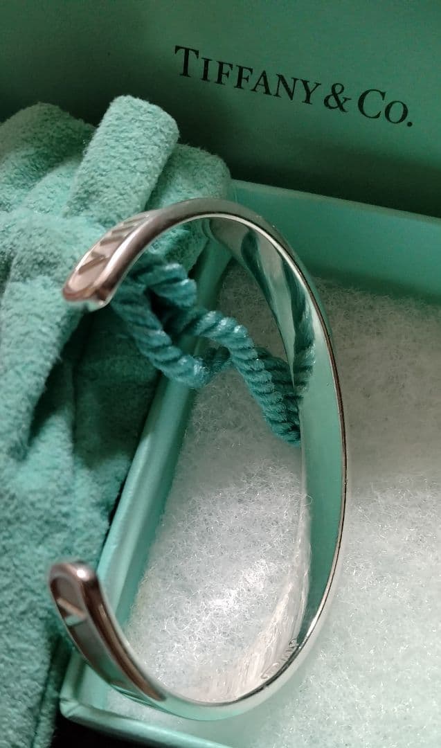 だいちゃん Tiffany & Co. シルバーバングル アトラス