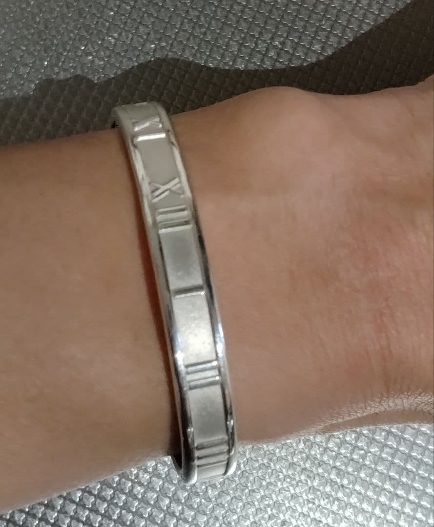 だいちゃん Tiffany & Co. シルバーバングル アトラス