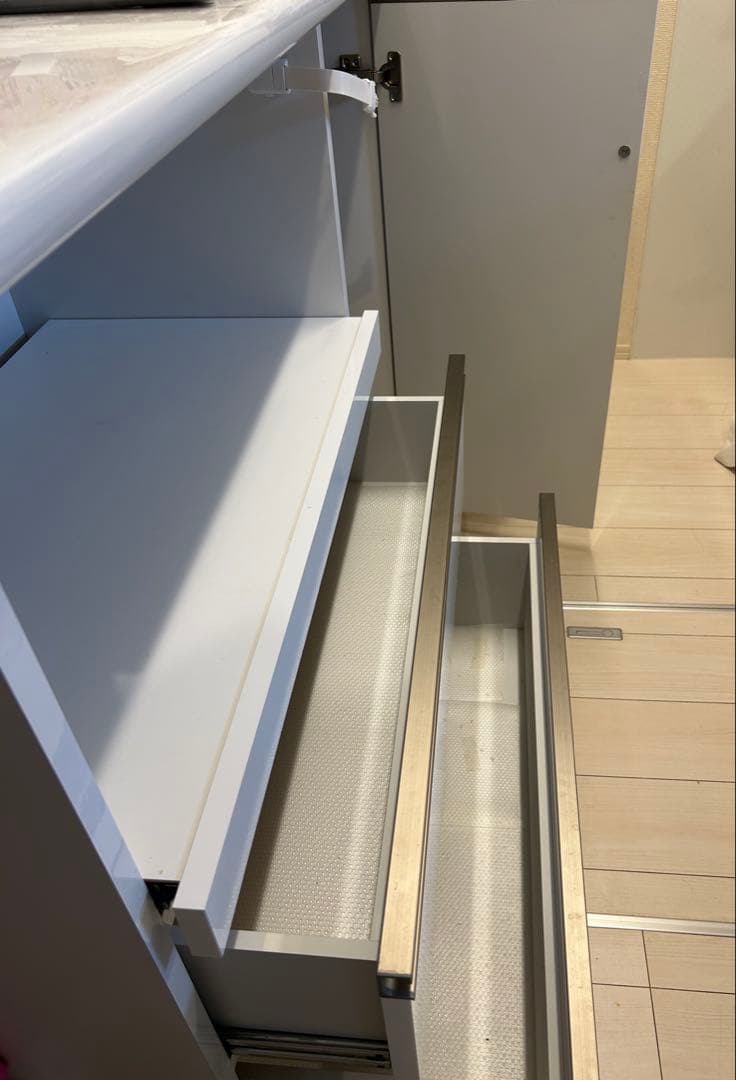 ホワイトキッチン収納 食器棚