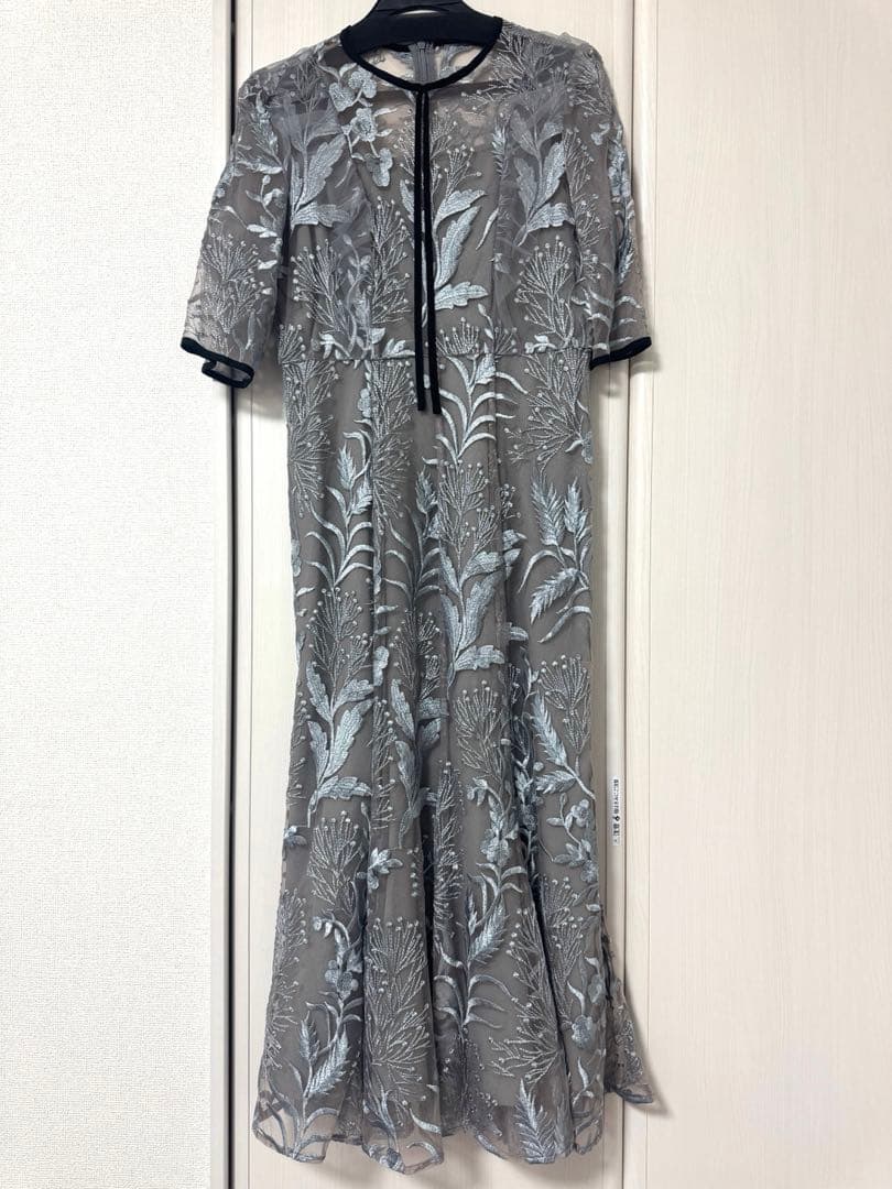 【LEJA】刺繍レース配色パイピングショルダーフ リルマーメイドシルエットM