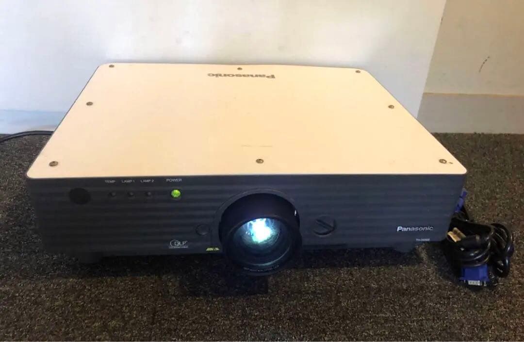 PANASONIC TH-D5500 ★5000ルーメン★　ランプ使用681時間