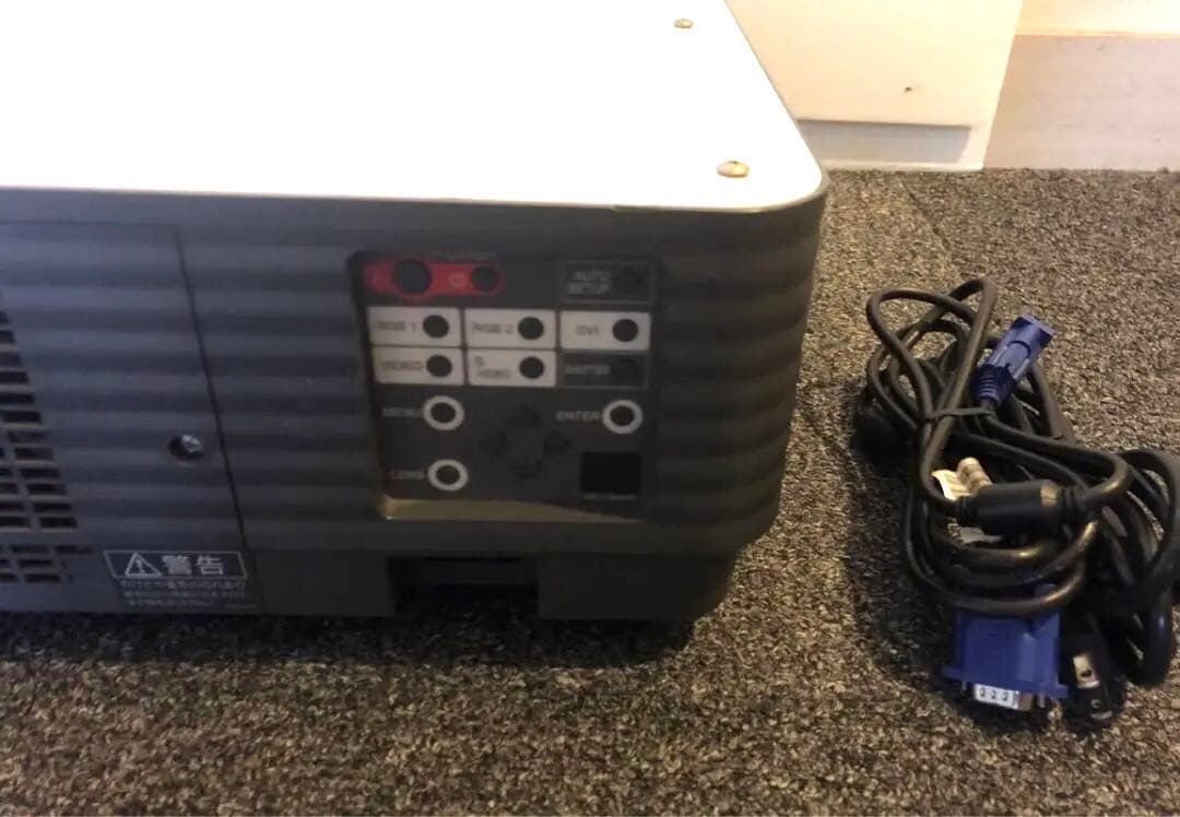 PANASONIC TH-D5500 ★5000ルーメン★　ランプ使用681時間