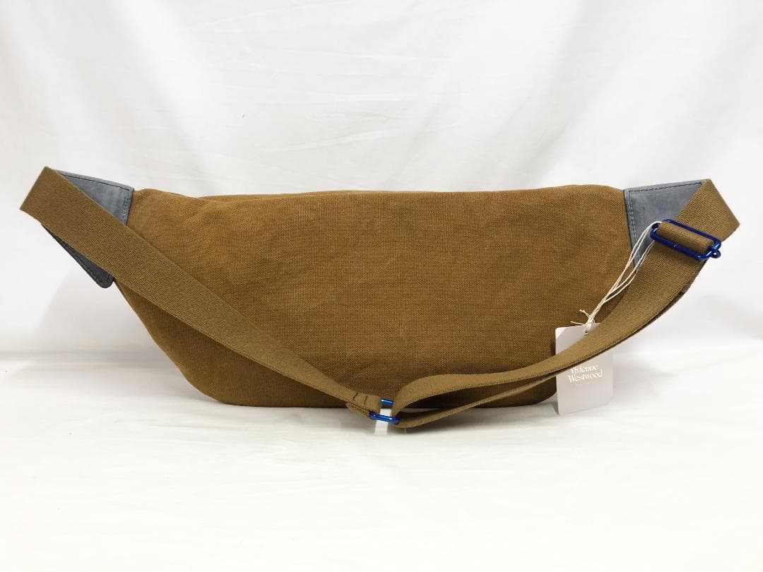 ○★新品未使用　ヴィヴィアンウエストウッド　メタリックミリタリー　ボディバッグ