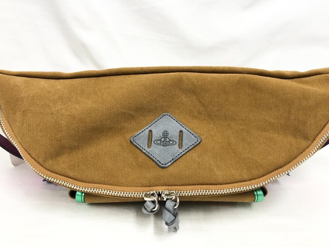 ○★新品未使用　ヴィヴィアンウエストウッド　メタリックミリタリー　ボディバッグ