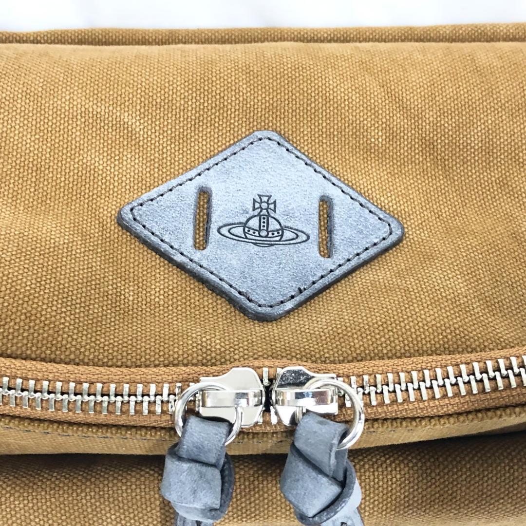 ○★新品未使用　ヴィヴィアンウエストウッド　メタリックミリタリー　ボディバッグ