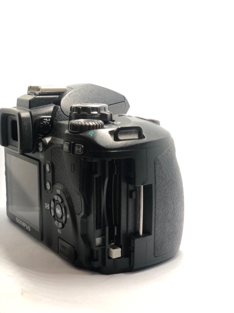 OLYMPUS E-510 デジタル一眼レフカメラ