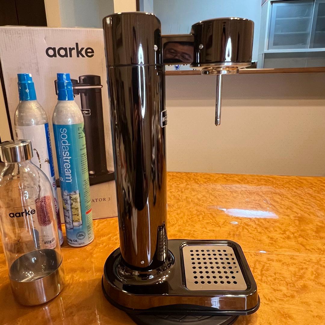 極美品　aarke カーボネーター3 BC 満タンシリンダー2本　ボトル2本付