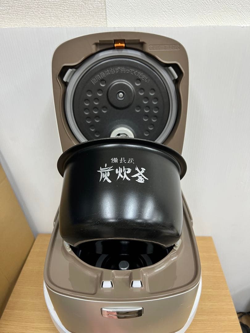 三菱IH炊飯器 5.5合（型番：NJ-ST06R-N）2016年製