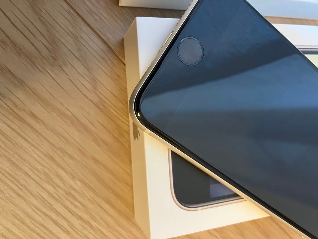 iPhone SE (第3世代) スターライト 本体　付属品(新品)付き