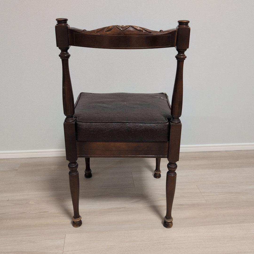 ダークブラウン オフィスチェアとデスク