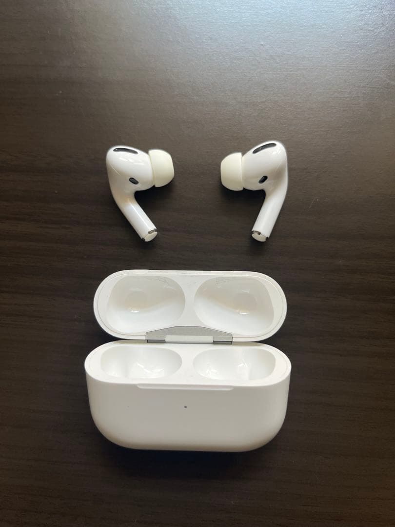 【美品】AirPods Pro 充電ケース付き