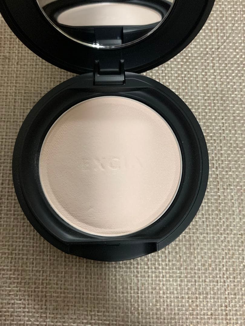 エクシア トランスペアレントグロウヴェール　フェイスパウダー　LU01