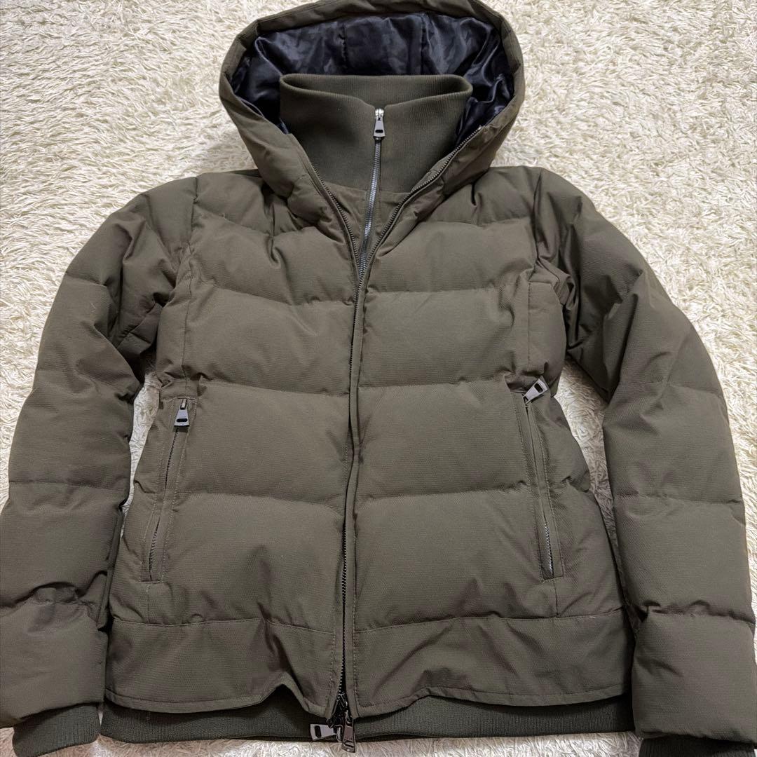 AKM Contemporary ダウンジャケット M カーキ 美品 フード付