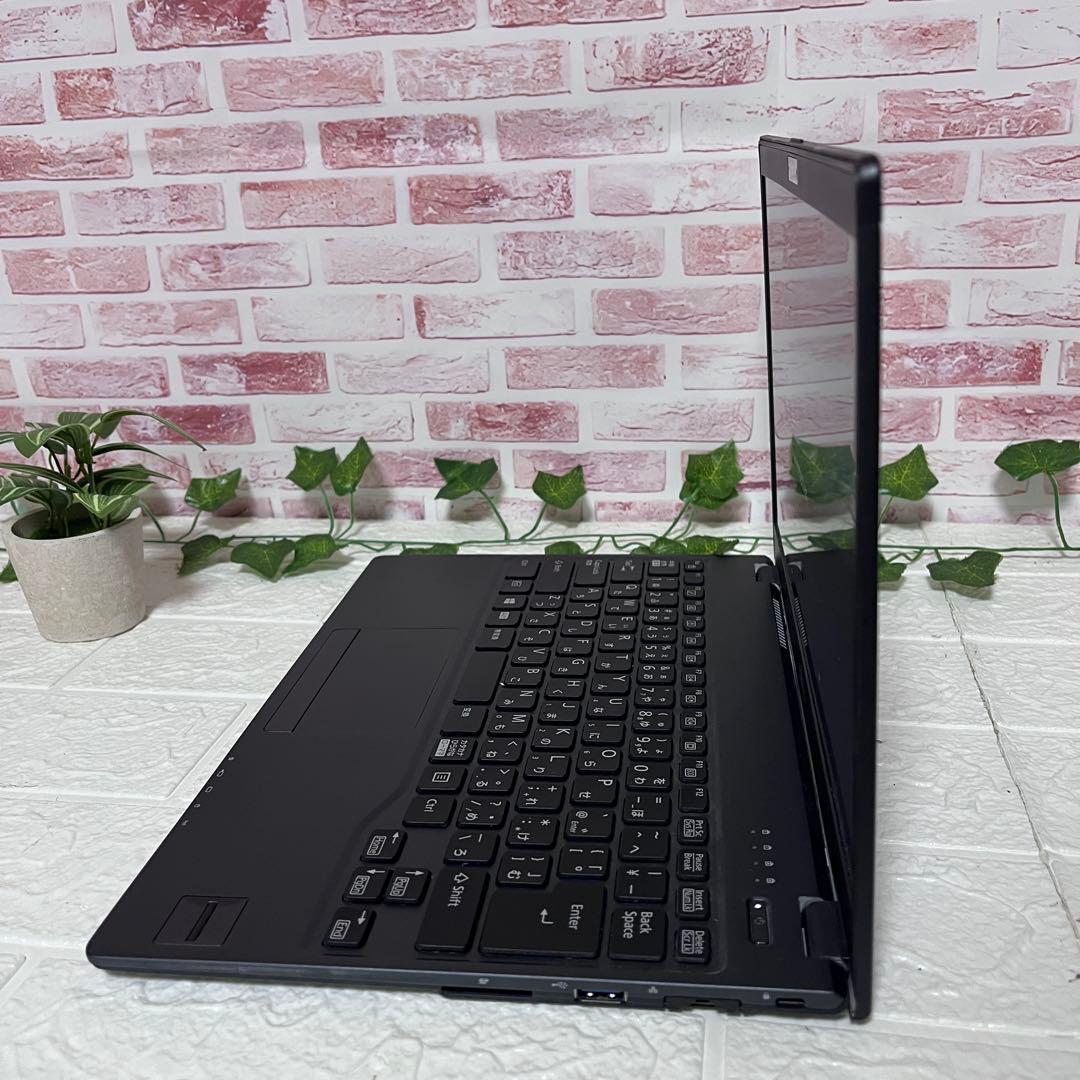 美品 SSD128GB メモリ8GB★FMV 高解像度 Win11 ノートPC5