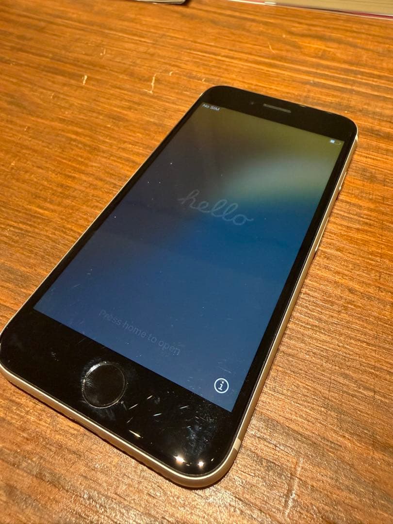 iPhone SE3 本体 64GB SIMフリー 77% 画面割れなし