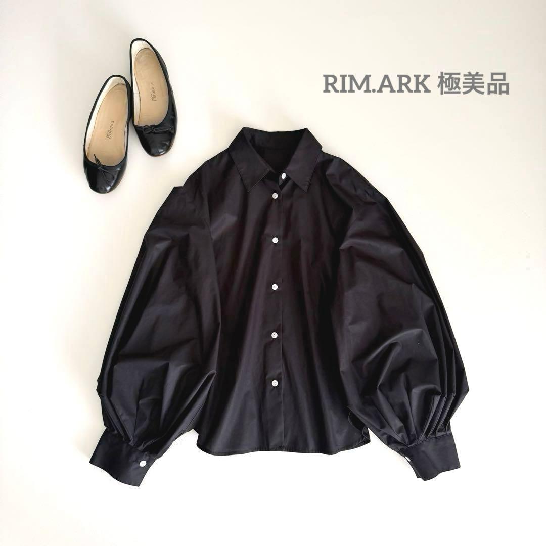リムアーク　ブラック長袖シャツ ギャザー入り