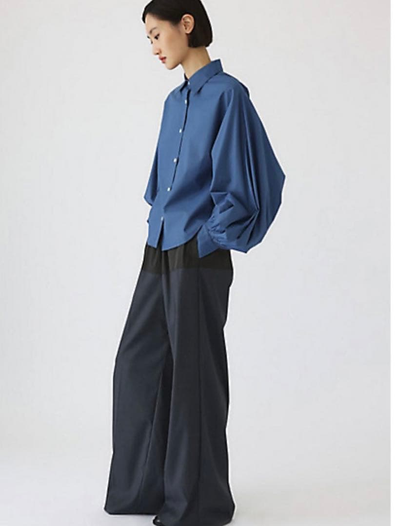 リムアーク　ブラック長袖シャツ ギャザー入り