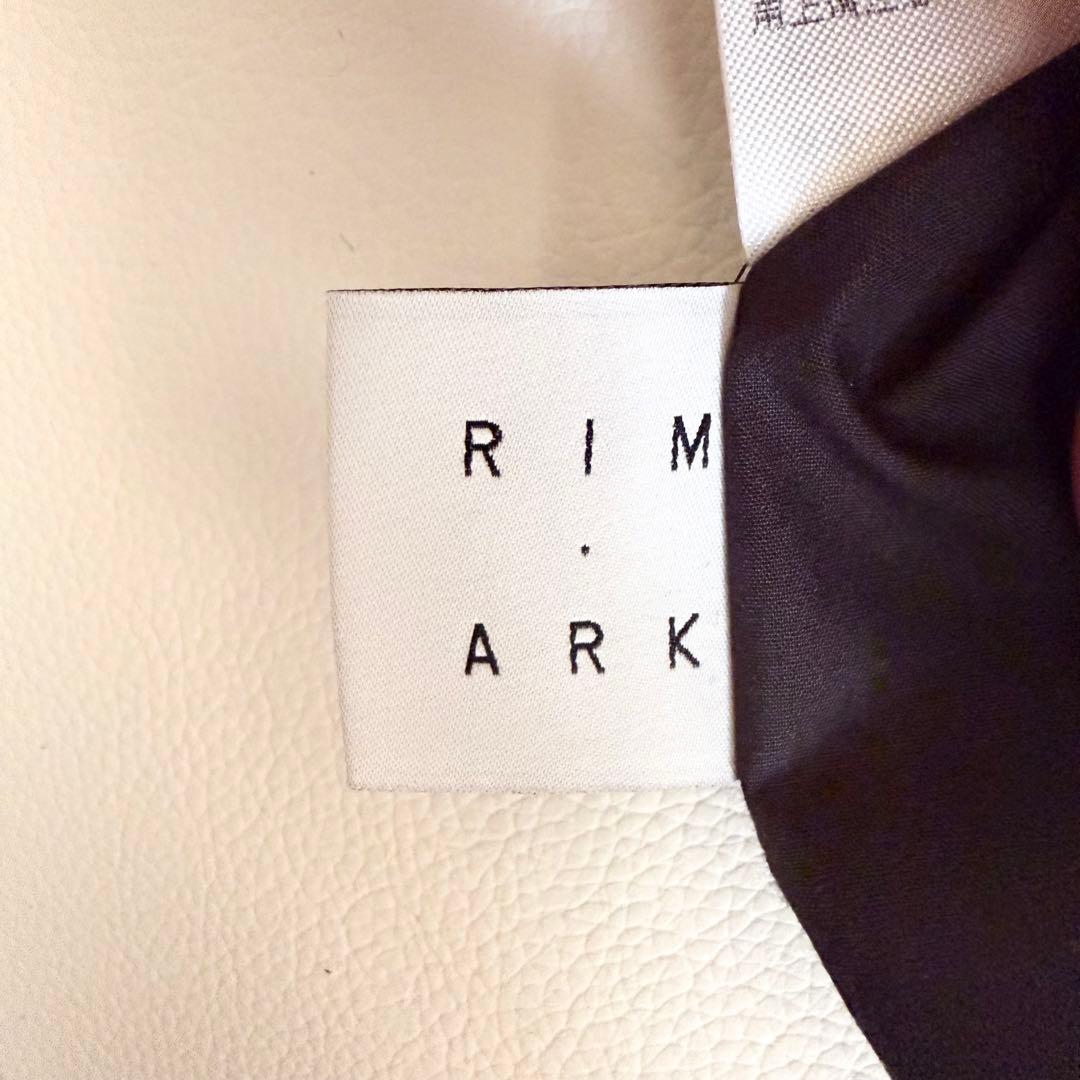 リムアーク　ブラック長袖シャツ ギャザー入り