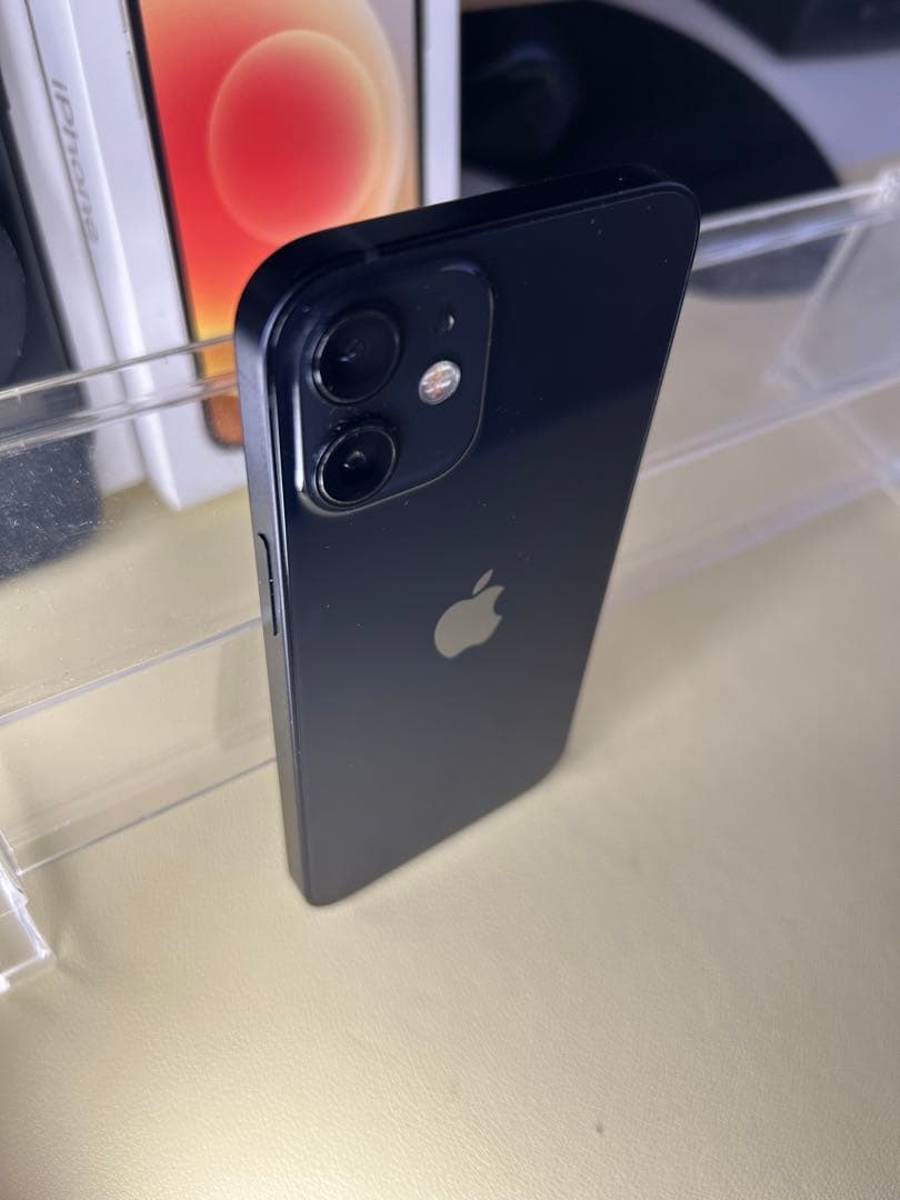 iPhone12 mini Apple純正ケース付き