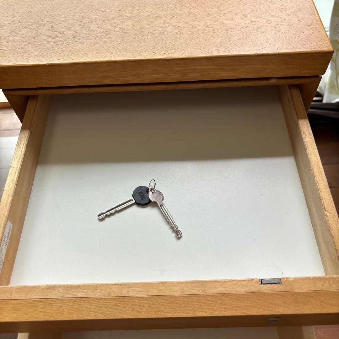 カリモク学習、机　　￼スパイオキッズ