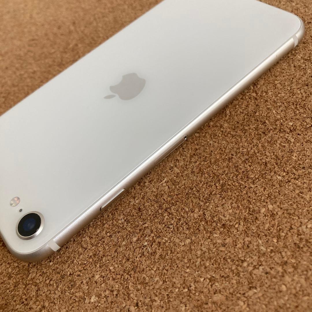 4074 美品☆電池新品☆iPhoneSE3 128GB SIMフリー☆