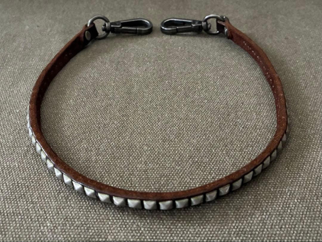 【HTC】スタッズ レザーウォレットコード ダークブラウン