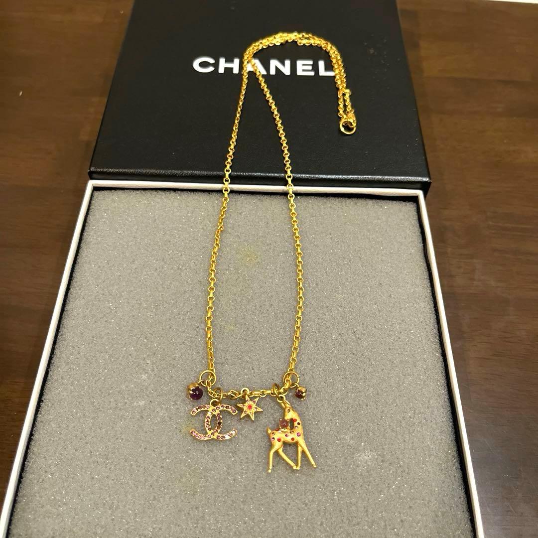 美品★CHANEL イヤーズギフト　バンビ　ロングネックレス　2001 シャネル