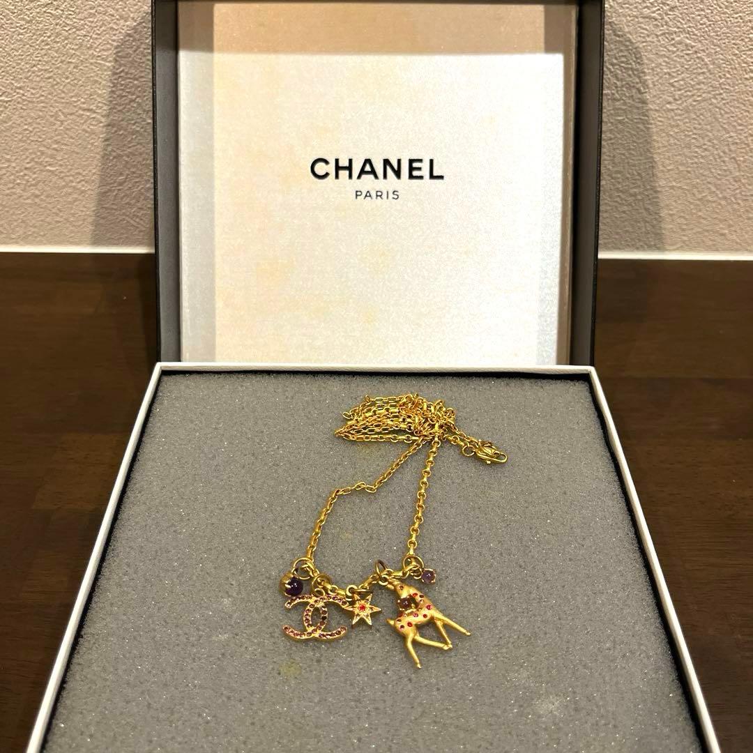美品★CHANEL イヤーズギフト　バンビ　ロングネックレス　2001 シャネル