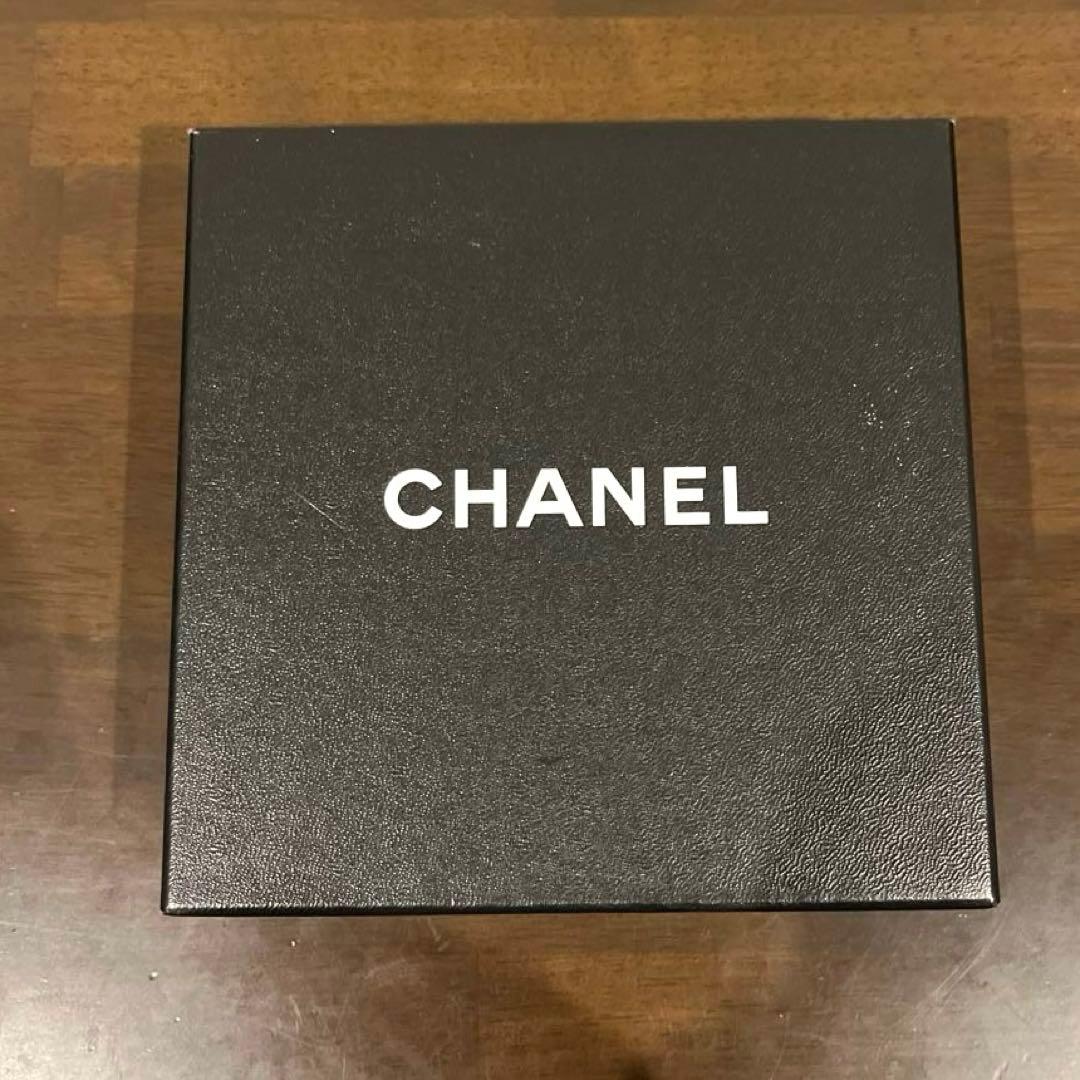 美品★CHANEL イヤーズギフト　バンビ　ロングネックレス　2001 シャネル