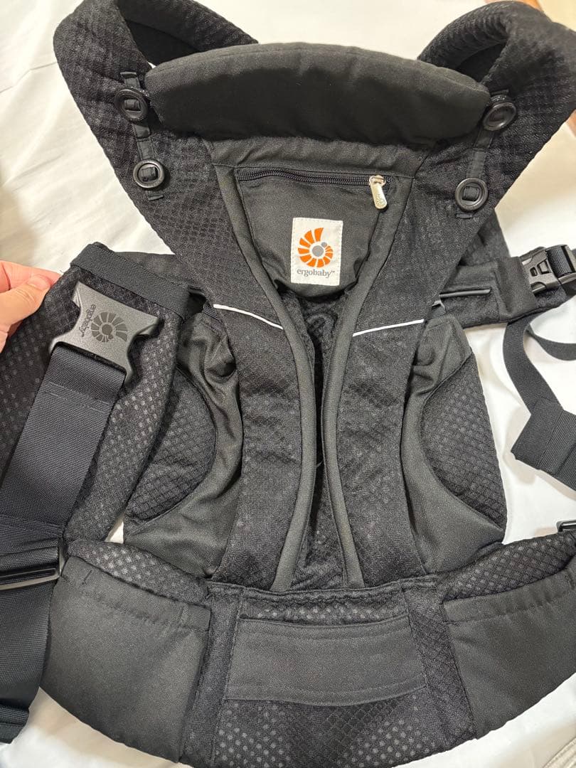 【未使用に近い‼️‼️ 】ほぼ新品　エルゴベビー　オムニ ブリーズブラック