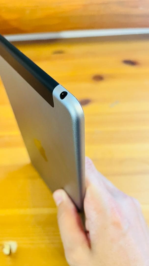 美品　ipad mini 4 セルラー版　128G　スペースグレイ