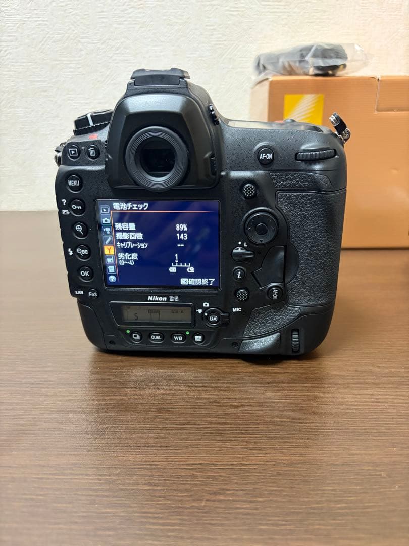 Nikon D5 デジタル一眼レフカメラ 本体とバッテリー3個
