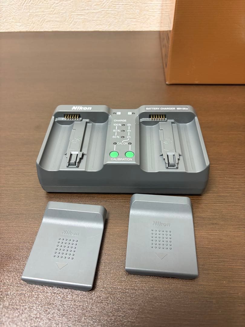 Nikon D5 デジタル一眼レフカメラ 本体とバッテリー3個