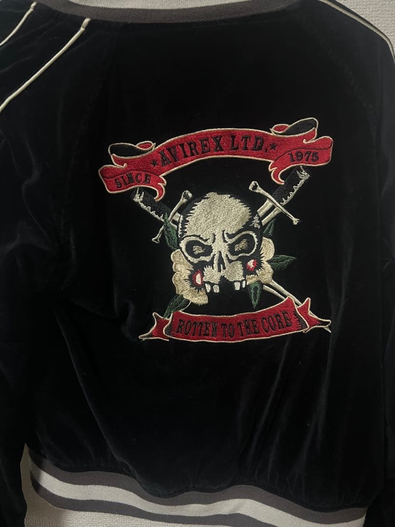 ⚪︎みぃ⚪︎AVIREX スカジャン 黒 ベルベット