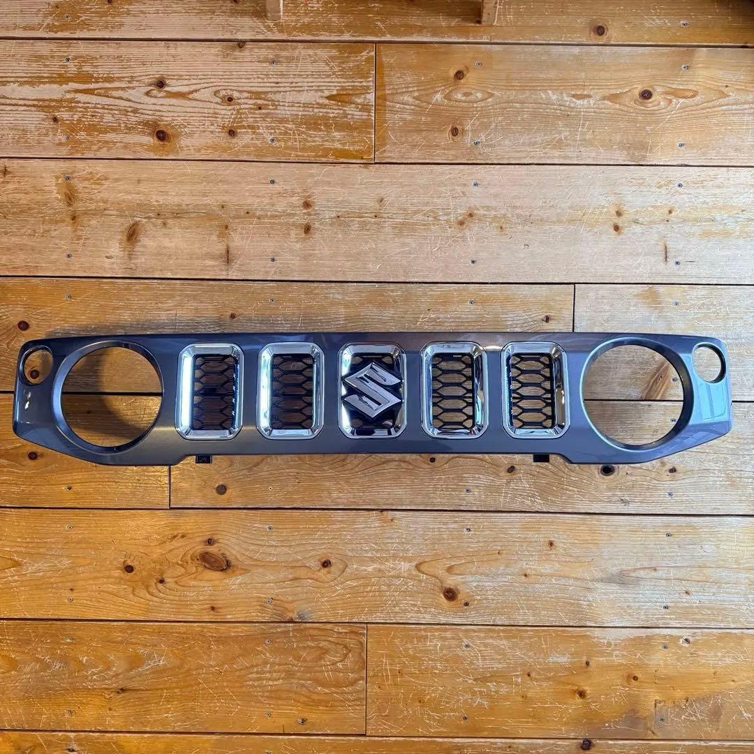 ジムニーノマド（JC74W）フロントグリル / 新車外し