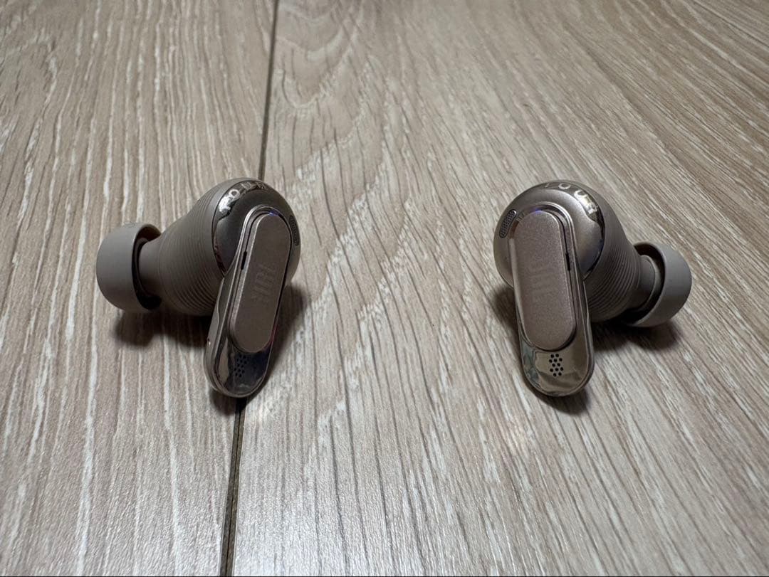 JBL tour pro 3ワイヤレスイヤホン