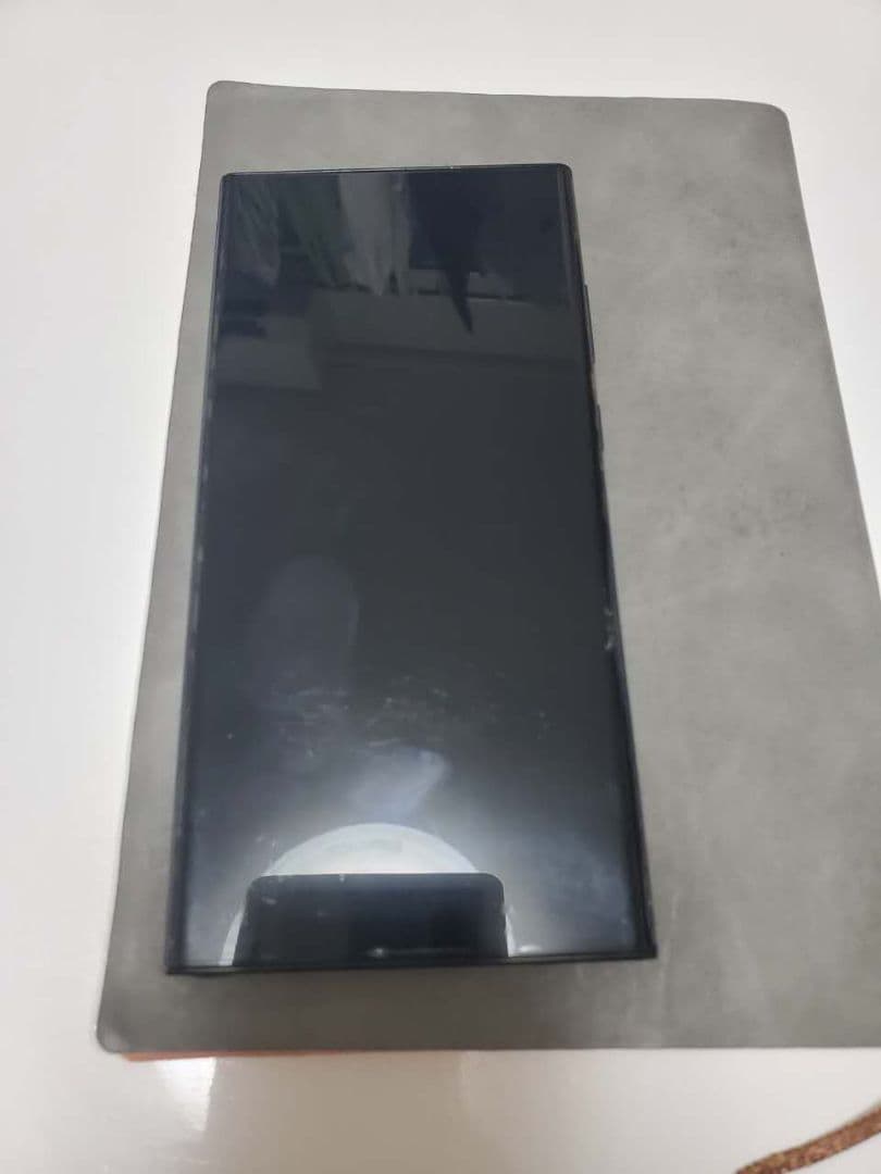 ブラック スマートフォン 本体