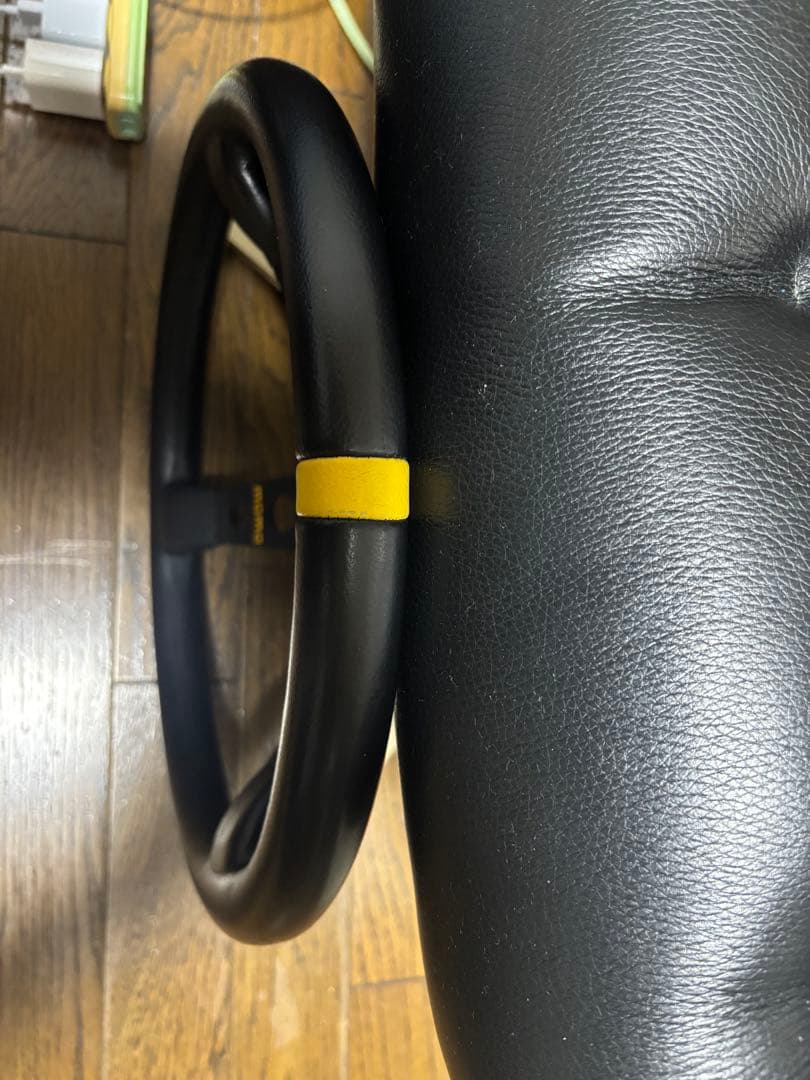 momo ステアリングホイール 350mm 黒
