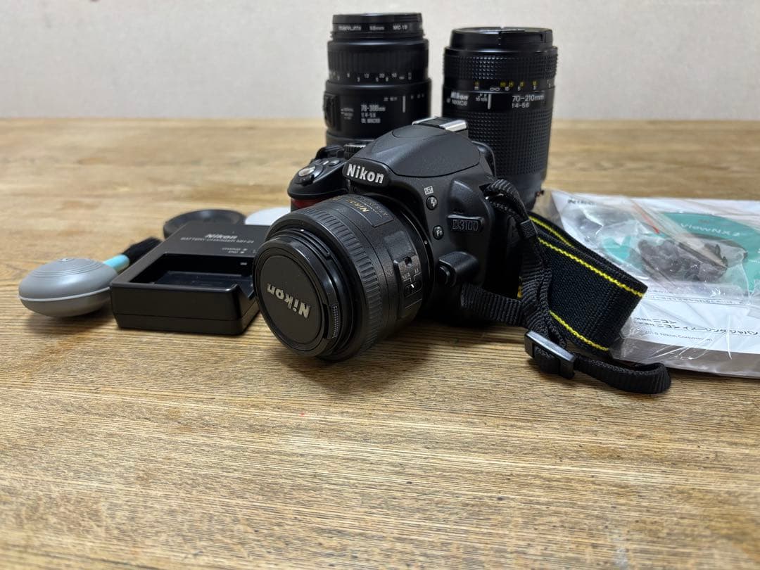 ★ Nikon D3100 デジタル一眼レフ レンズ3個セット ★ 付属品有り