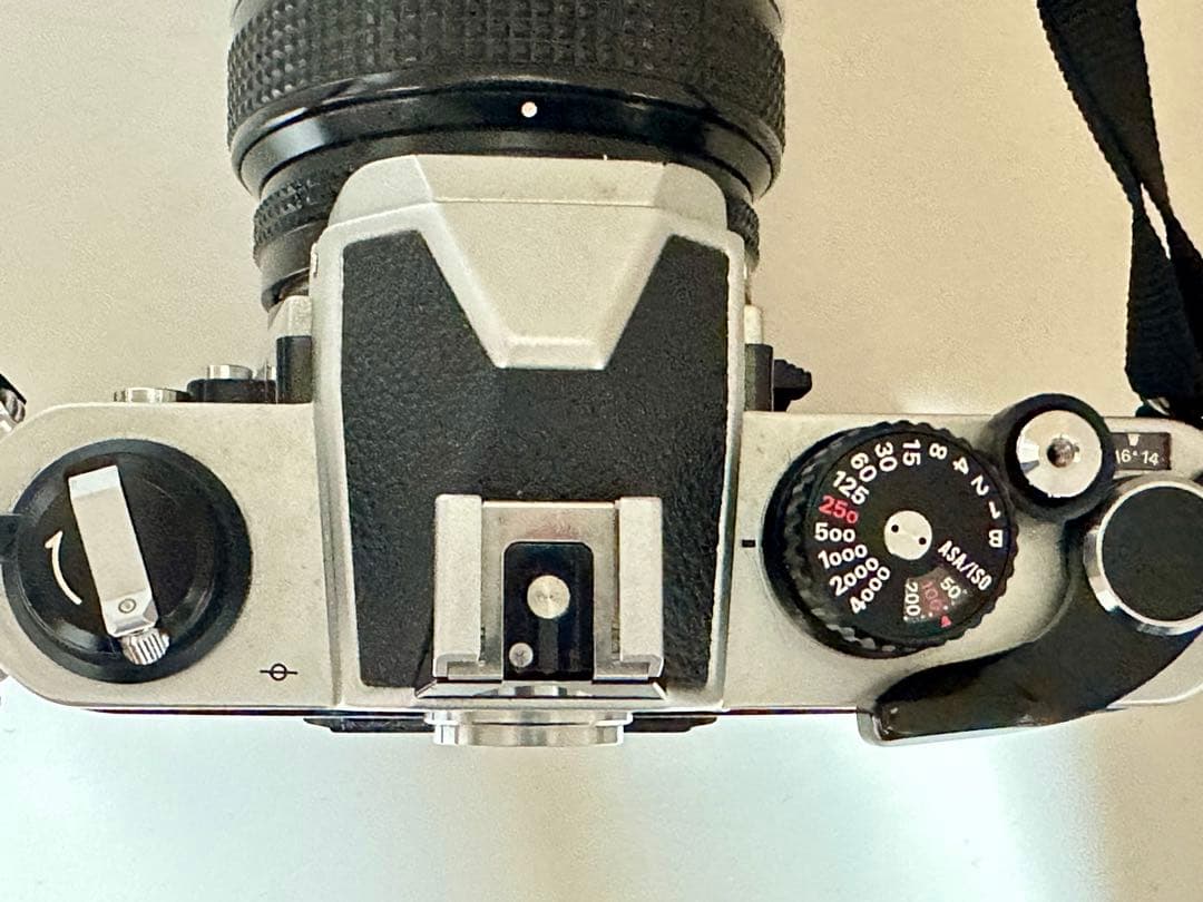 NIKON ニコン NEW FM2 + 広角ズームレンズ