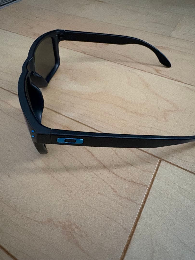 Oakley Holbrook 偏光サングラス 青色レンズ
