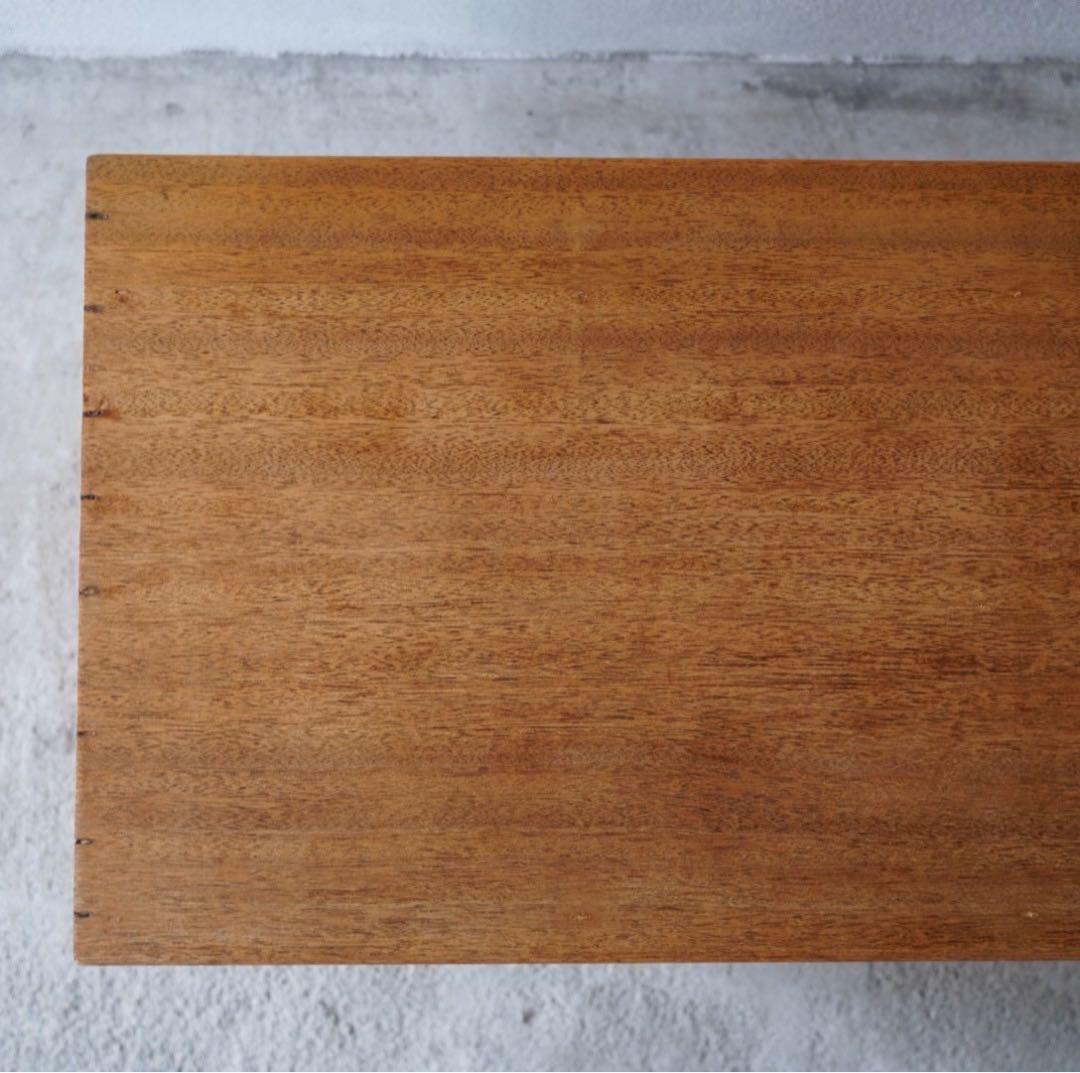 古い無垢材のローボード